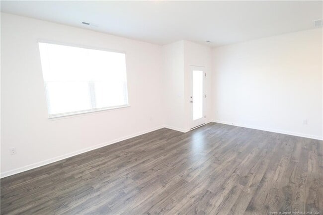 Building Photo - 374 Freestall Dr