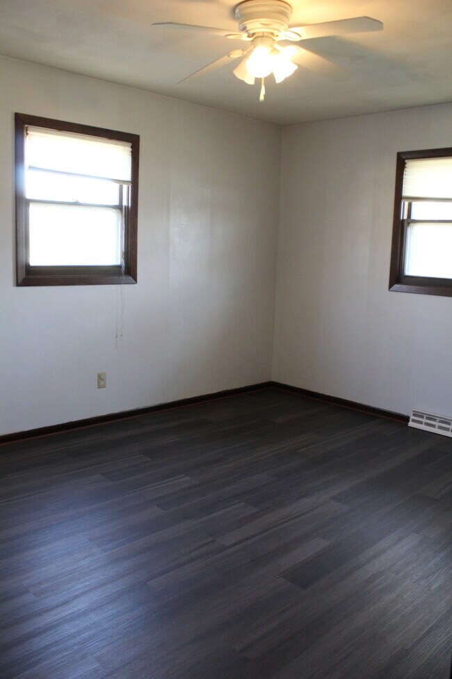 Building Photo - 2088 Schell Dr