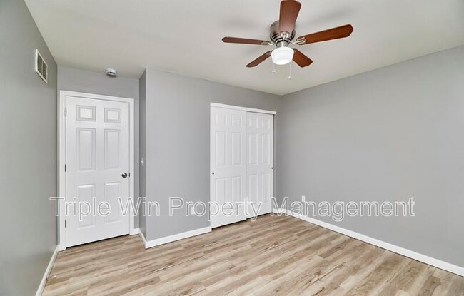 Building Photo - 4927 Triple Tree Ct