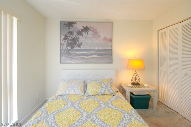 Building Photo - 239 Palm Dr