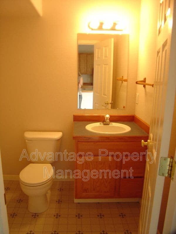 Building Photo - 1016 Quail Glenn Dr