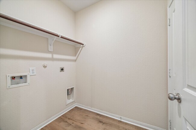 Building Photo - 10750 Nyla Spring St