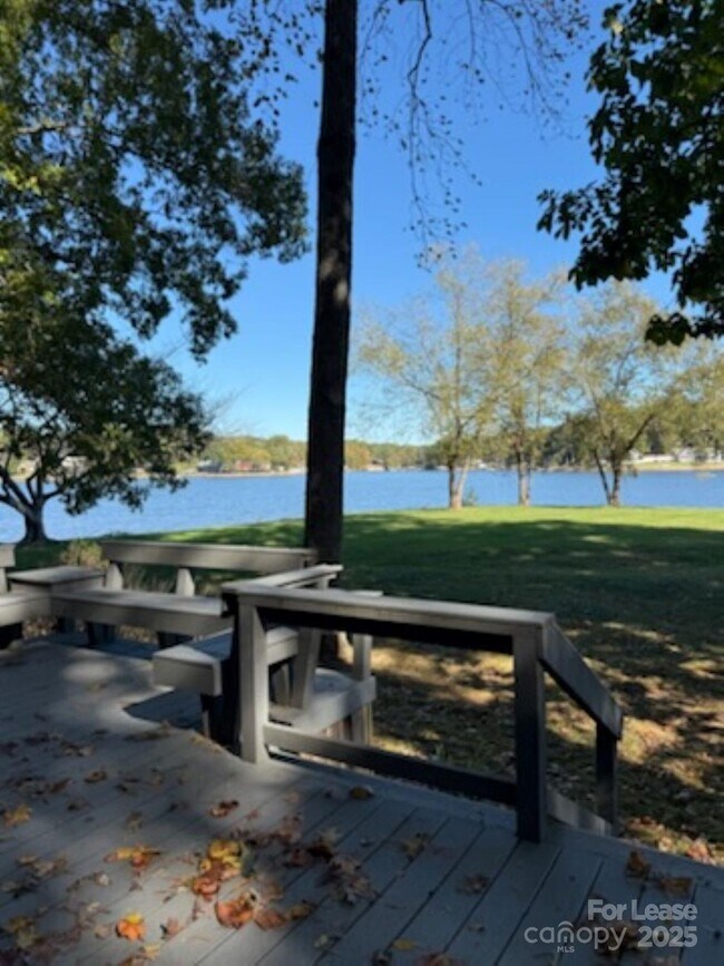 Building Photo - 189 Patternote Rd