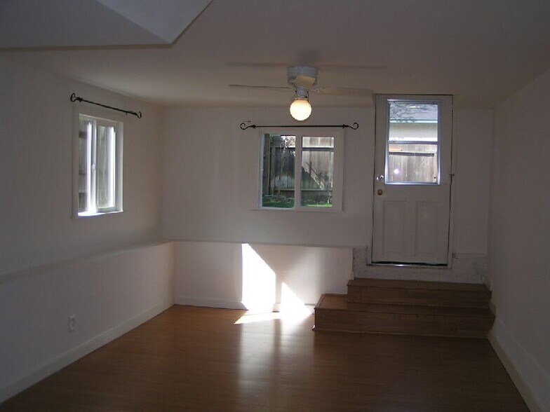 Building Photo - 2204 Castro St