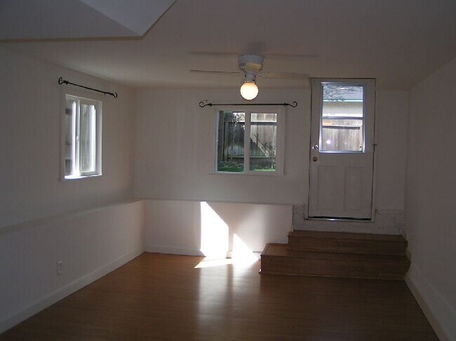 Building Photo - 2204 Castro St