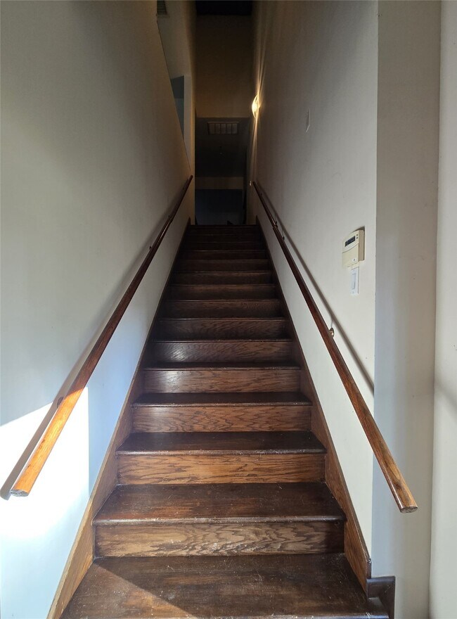 Building Photo - 3231 Hemingway Dr