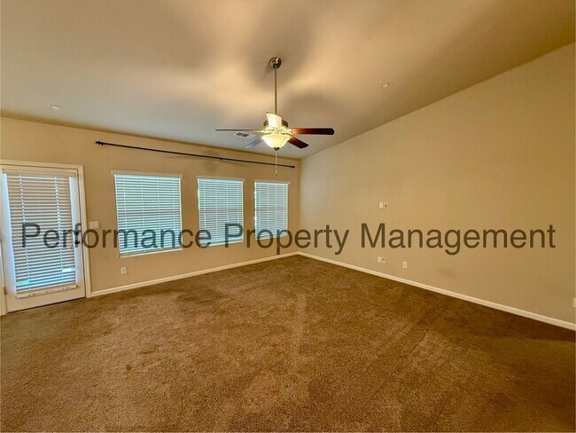 Building Photo - 9024 Selma St