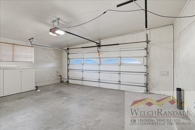Building Photo - Beautifully Updated Single Family Home in ...