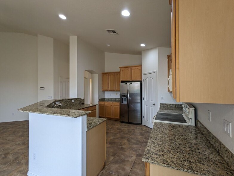 Building Photo - 17955 N 168th Ln