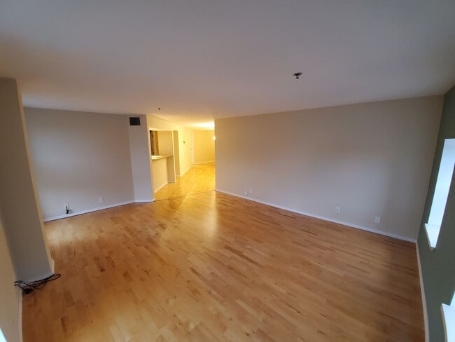 Building Photo - 1 bedroom at the Blatz