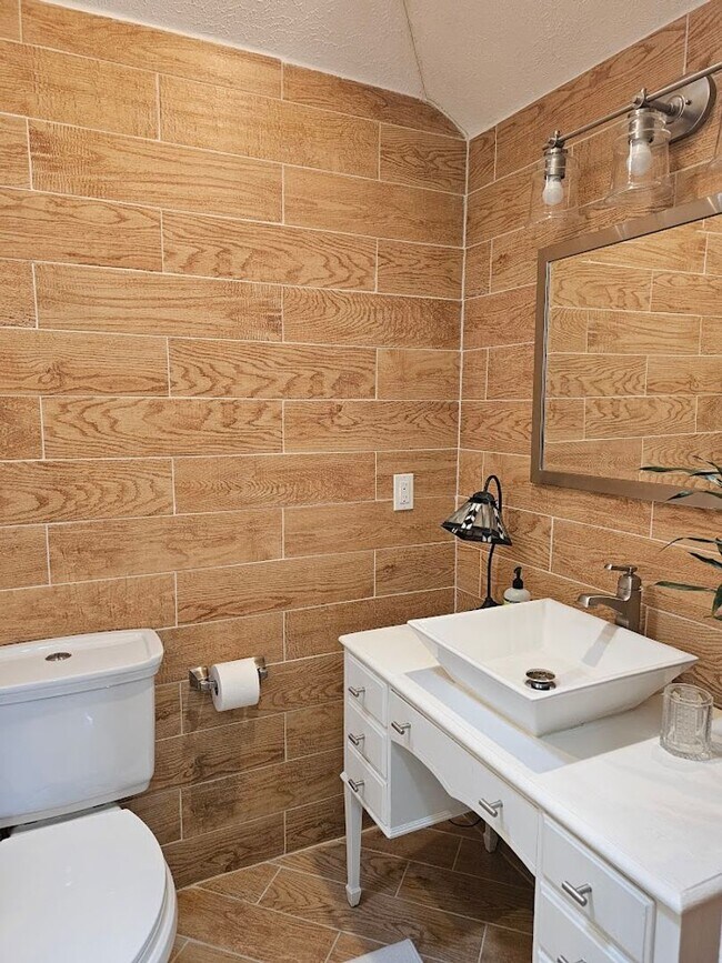 Building Photo - Furnished Waterfront Bungalow with Pool Ac...