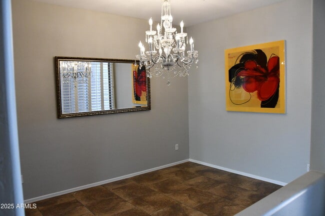 Building Photo - 2219 W Spur Dr