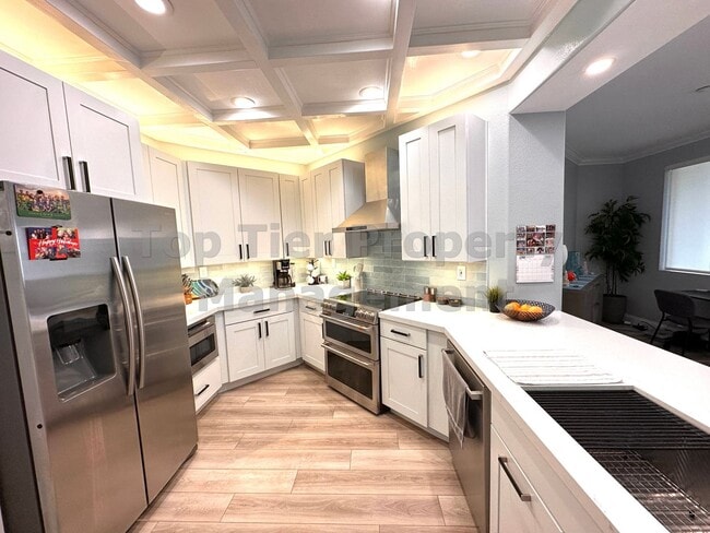 Building Photo - ***Beautiful 2 bed / 2 bath Townhome in Co...