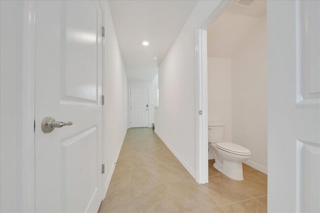 Building Photo - 6614 SW 81st Loop