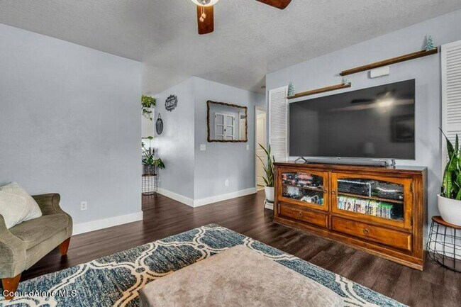 Building Photo - 3-Bedroom Home in The Landings – Fully Fenced Yard & 2-Car Garage