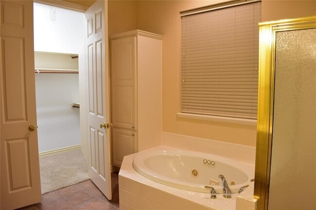 Building Photo - 11110 S Reach