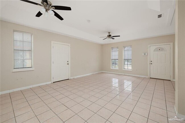 Building Photo - 104 Paseo Del Rey
