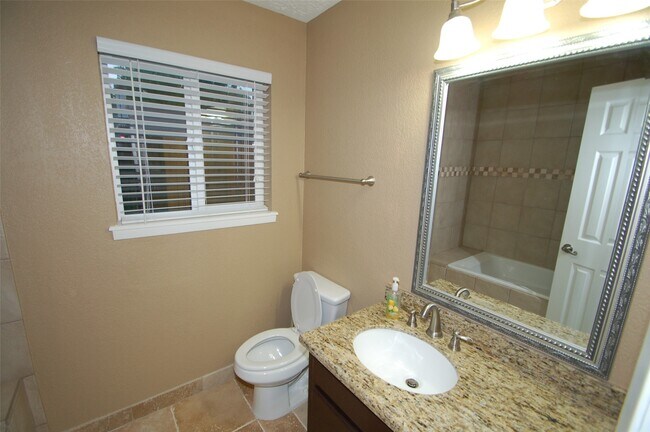 Building Photo - 3110 Brookhurst Ln