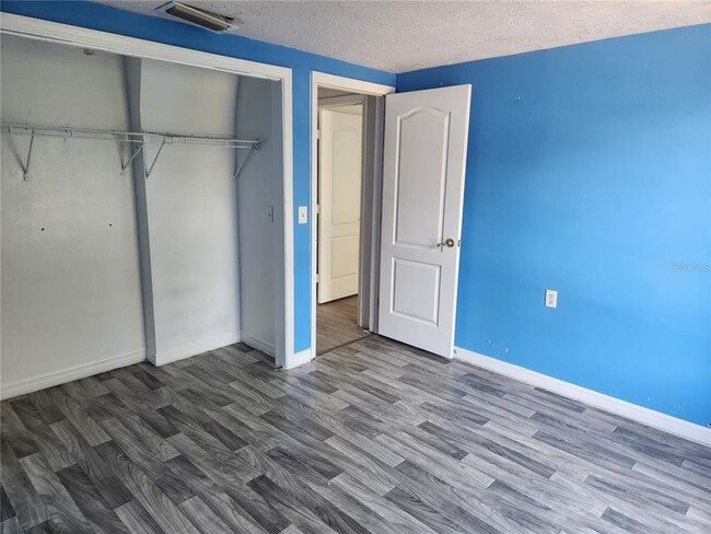 Building Photo - 11631 Seminole Dr