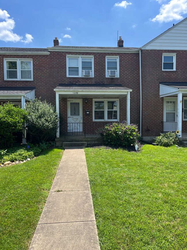 Primary Photo - 3 Bedroom, 2 Bath Townhome in Towson, with...