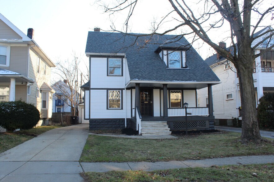 Building Photo - 11920 Browning Ave