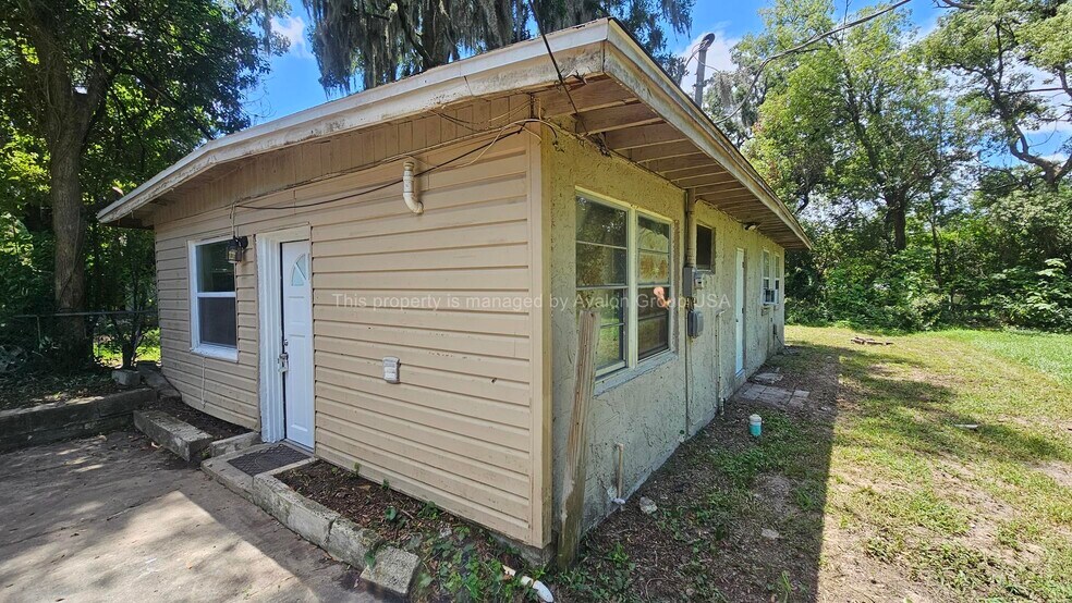 Building Photo - 5550 Windermere Dr