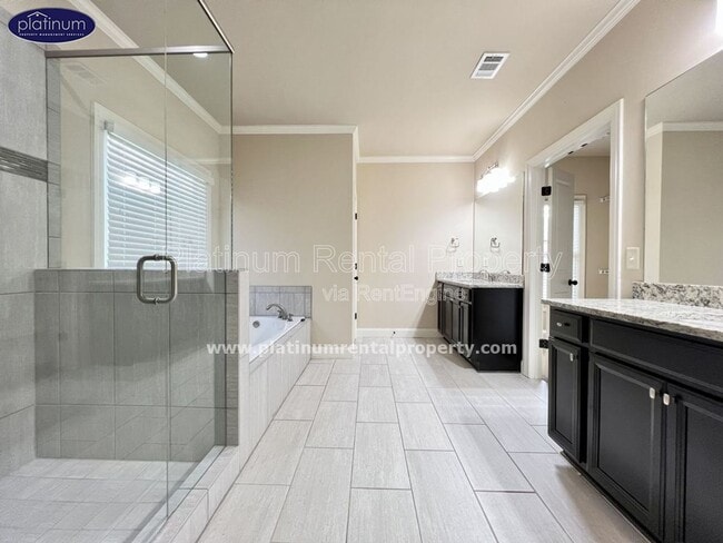 Building Photo - 1662 Fairview Dr