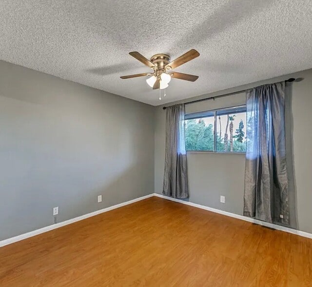 Building Photo - 550 N Villa Ct