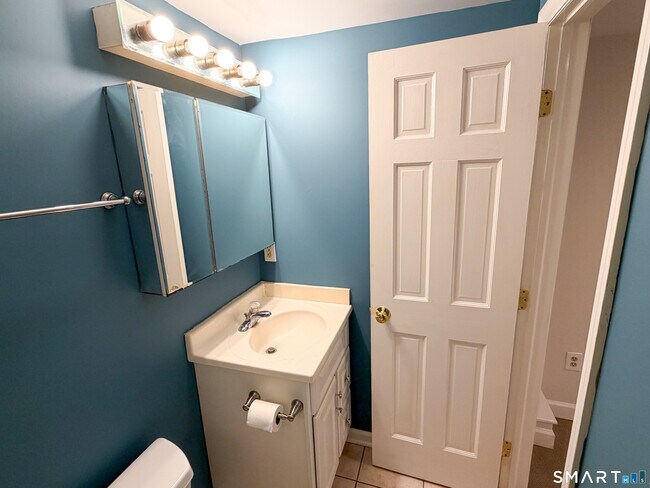 Building Photo - 25 Saugatuck Ave