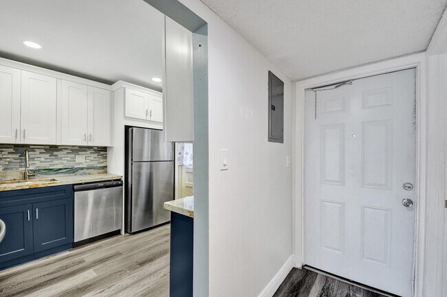 Building Photo - 2430 SW 81st Ave