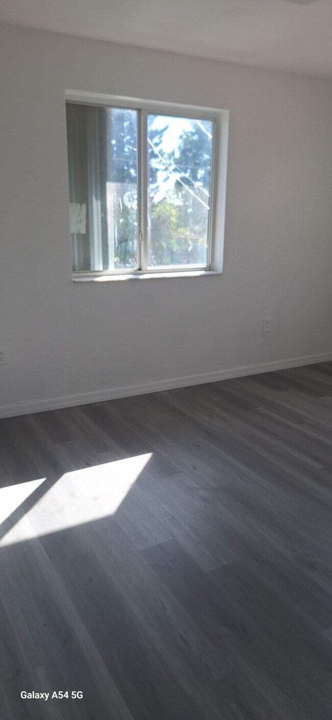 Building Photo - 674 NW 46th St