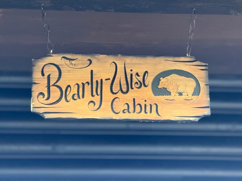 The Bearly Wise Cabin - 1011 Lake Shore Dr