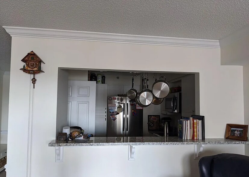 Building Photo - 2121 Jamieson Ave