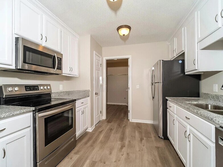 Building Photo - 107 Sioux Trce