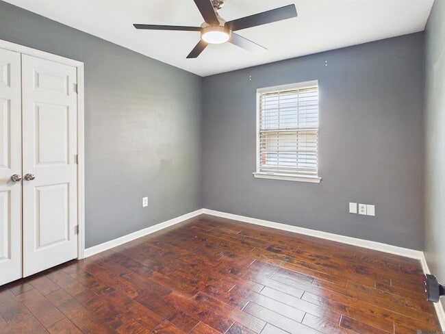 Building Photo - 1058 Bullrush Dr