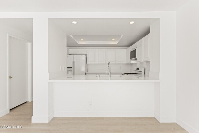 Building Photo - 4240 Lost Hills Rd