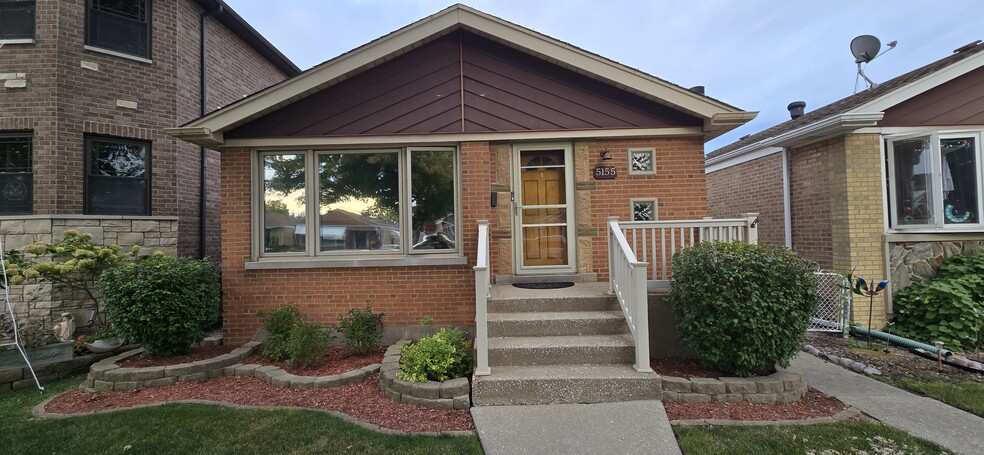 Primary Photo - 5155 S Mobile Ave