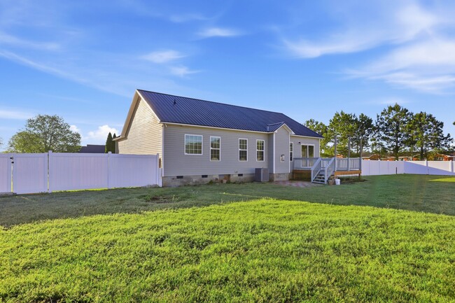 Building Photo - 100 Amandas Way