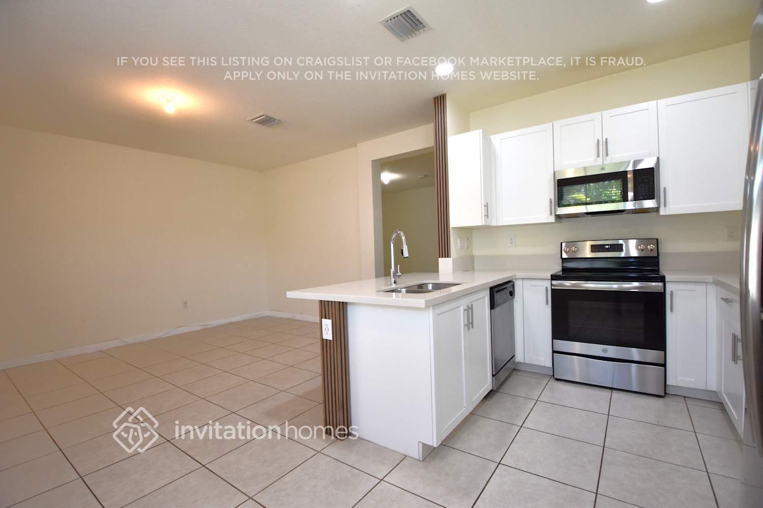 Building Photo - 3422 W 106th Terrace