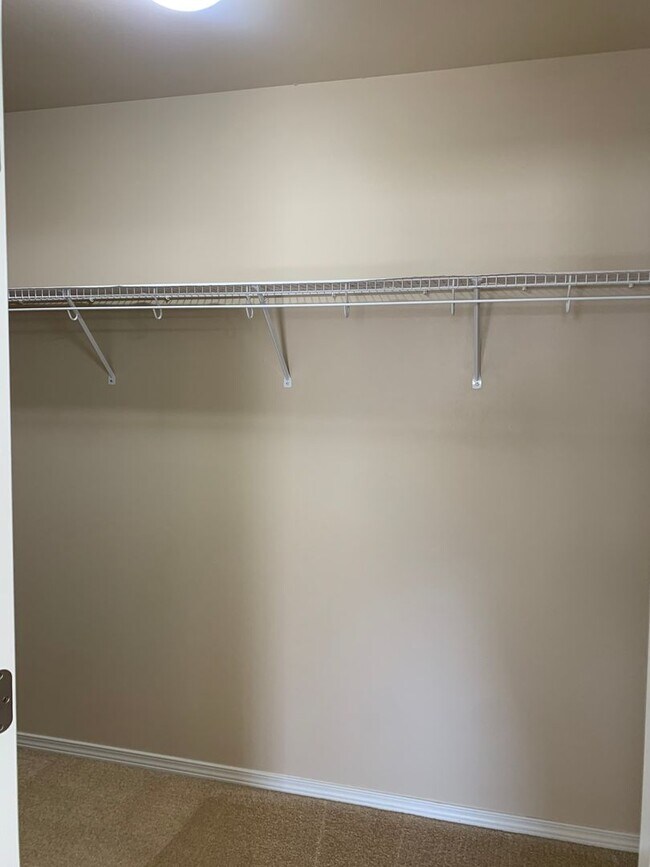 Building Photo - 3 Bedroom Poulsbo Home!