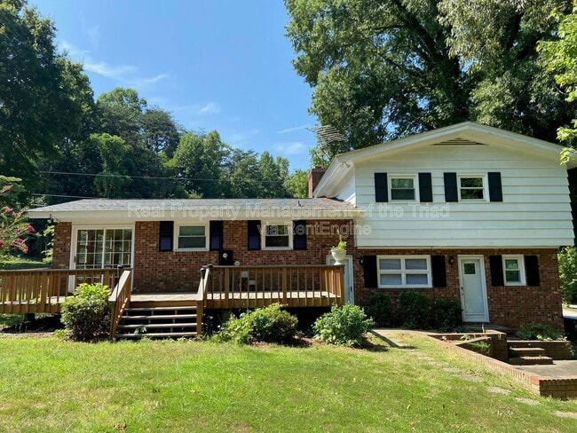 Building Photo - 926 Hilltop Blvd