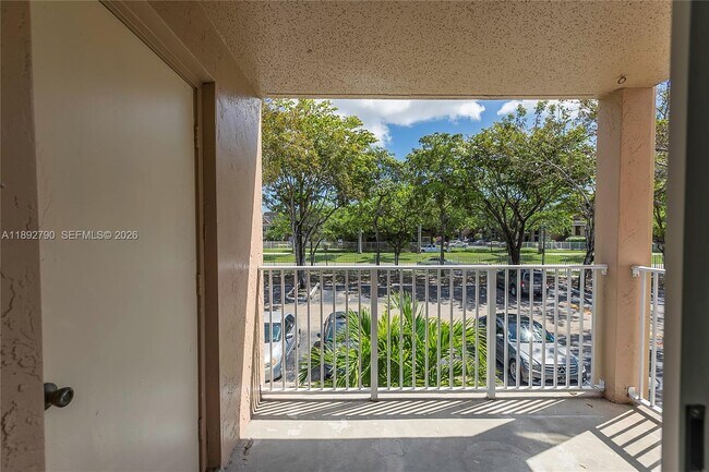 Building Photo - 10630 SW 157th Ct