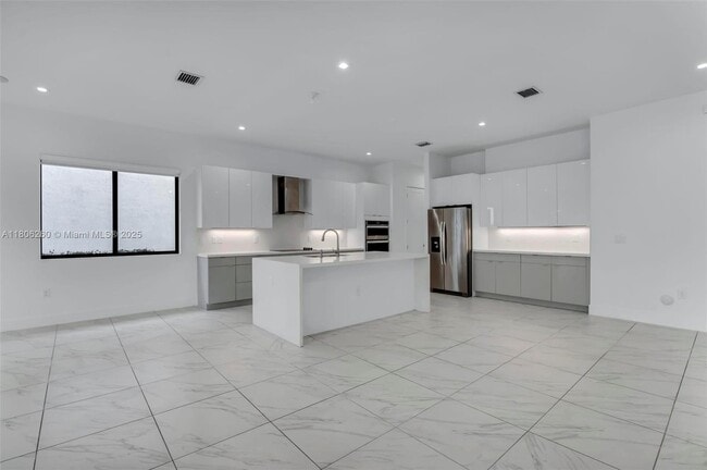 Building Photo - 4309 SW 176th Ave