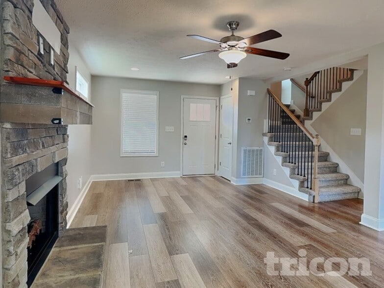 Building Photo - 204 Bonnell Dr