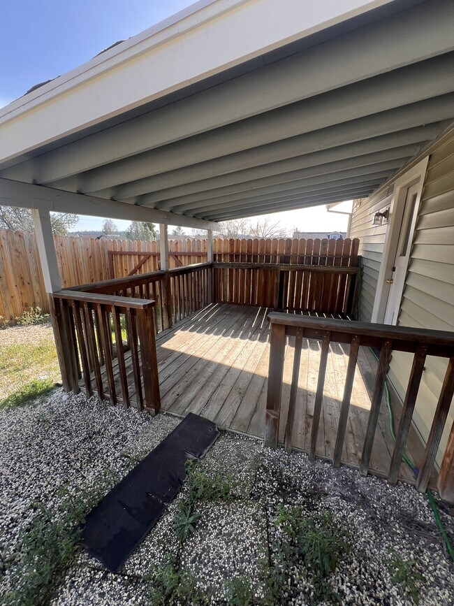 Building Photo - 153 Cypress Hill Dr