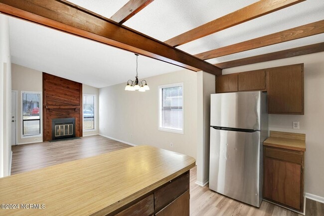 Building Photo - 113 Village Cir