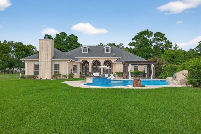Building Photo - 31810 Edgewater Dr