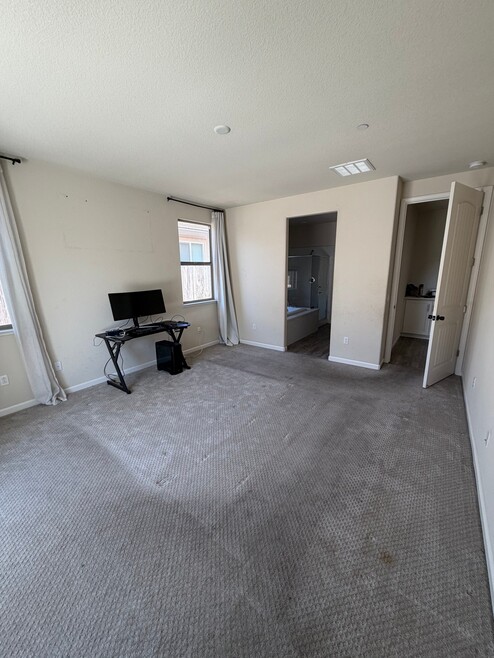 Building Photo - 3212 Showcase Way