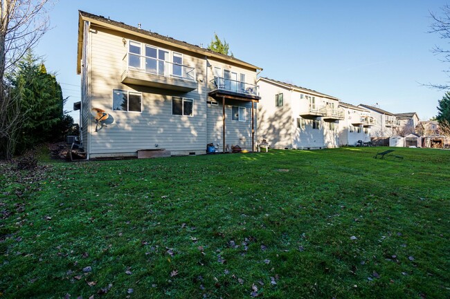 Building Photo - 3 Bedroom 2.5 Bath Duplex -Quick Easy Acce...