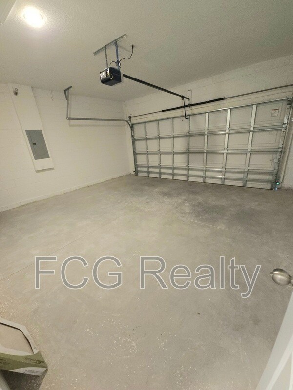 Building Photo - 10616 N Didiscus Dr